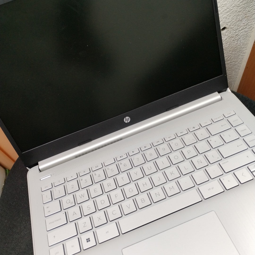 LAPTOP HP 14-DQ0532LA (2024) 128 GB SSD 4 GB RAM (SEMINUEVO)