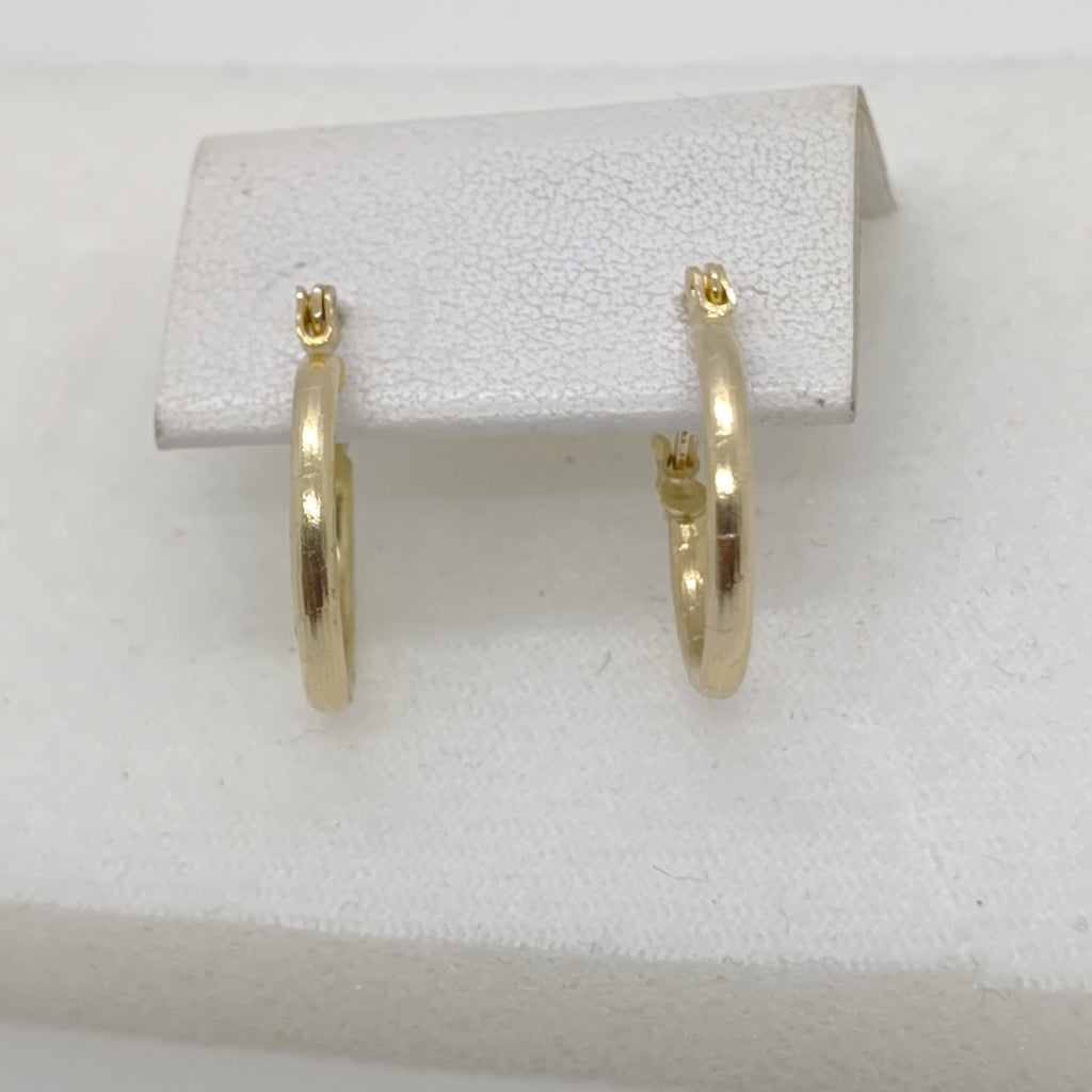 ARETES ARRACADAS ESTRIADAS 14K 1.4 GR (NUEVO)