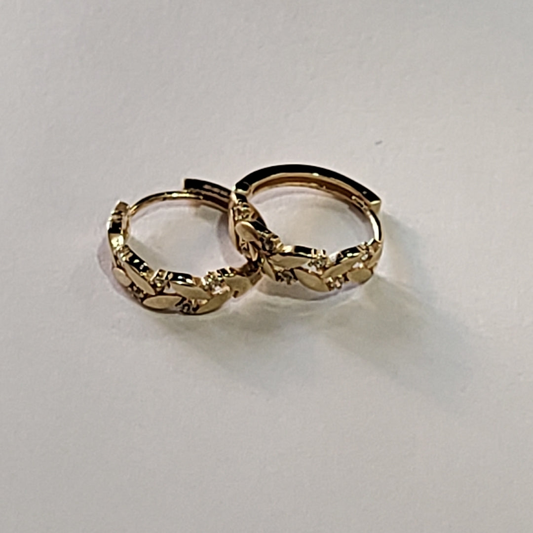 HUGGIES ORO 14K 1.8 (NUEVO)