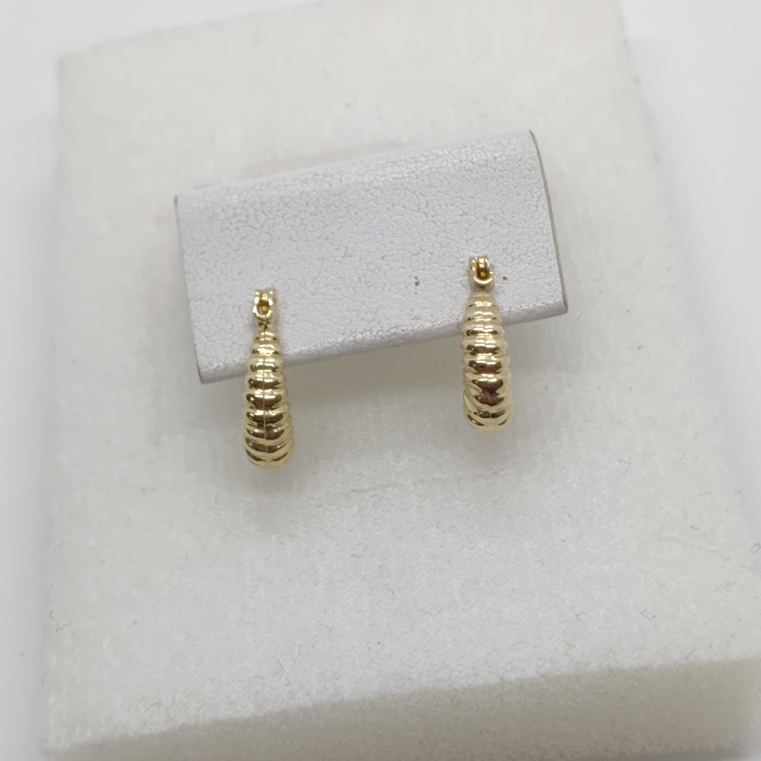 ARETES ARRACADA ESTRIADAS 14K 1.1 GR (NUEVO)