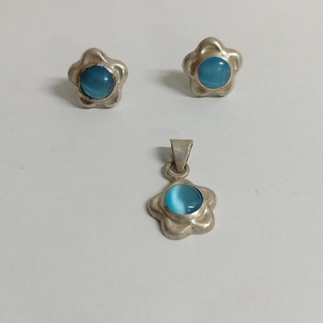 ARETES PAR, DIJE PLATA 4.1 GRMS (SEMINUEVO)