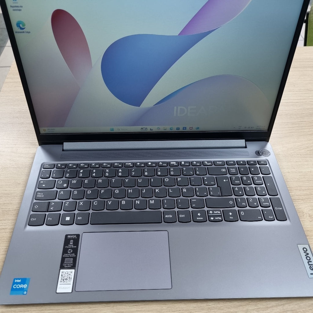 LAPTOP LENOVO IDEAPAD SLIM 3 15IRU8 (2025) 512 GB SSD 8 GB RAM (SEMINUEVO)