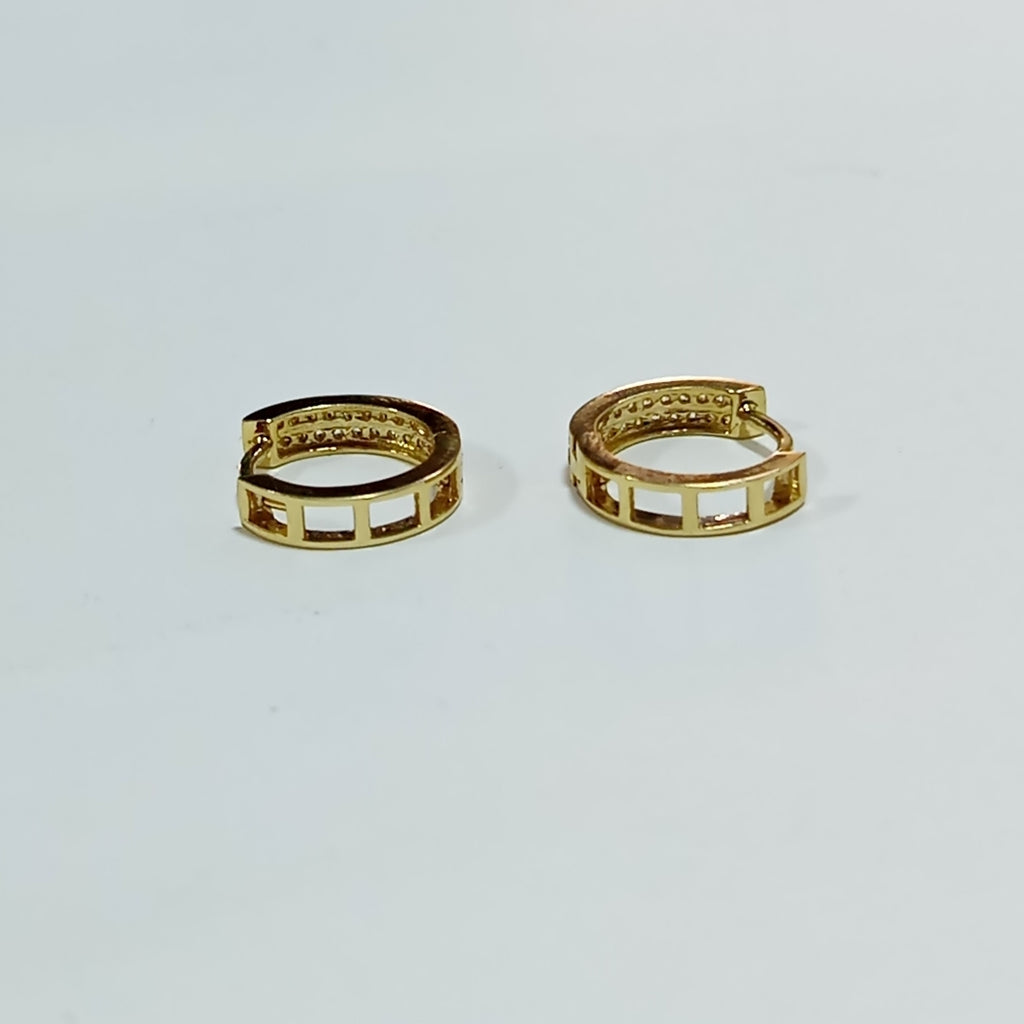 HUGGIES ORO 14K 1.8 (NUEVO)