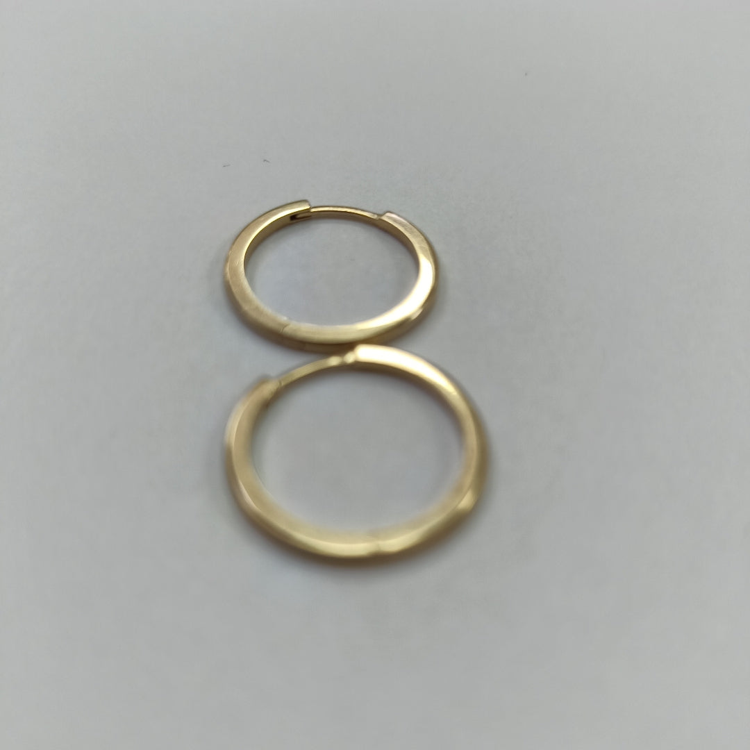 HUGGIES ORO 14K 2.8 (NUEVO)