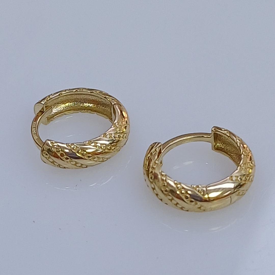 HUGGIES ORO 14K 2.4 (NUEVO)