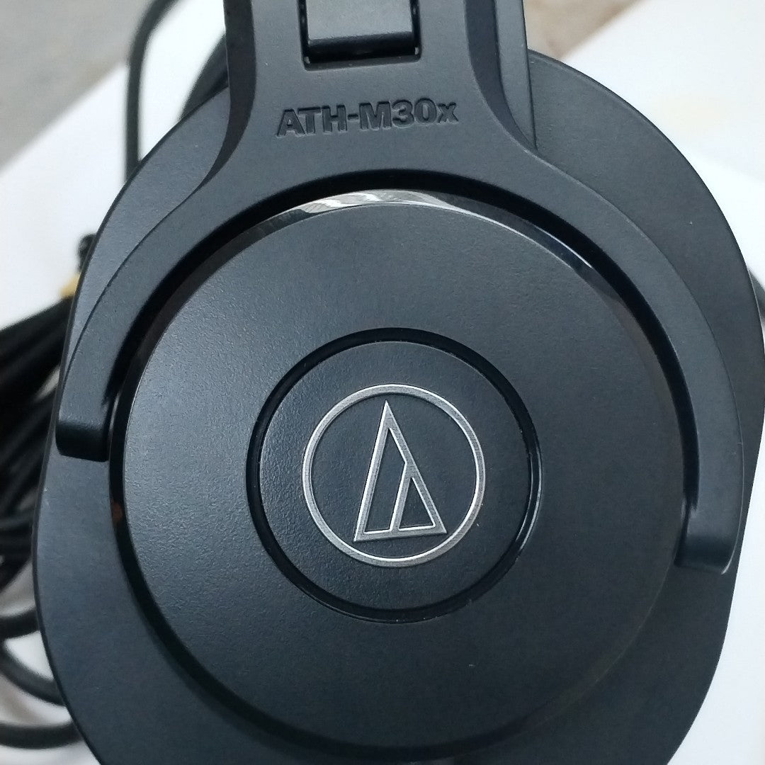 AUDIFONOS AUDIO-TECHNICA ATH-M30X ALAMBRICO OVER EAR (SEMINUEVO)
