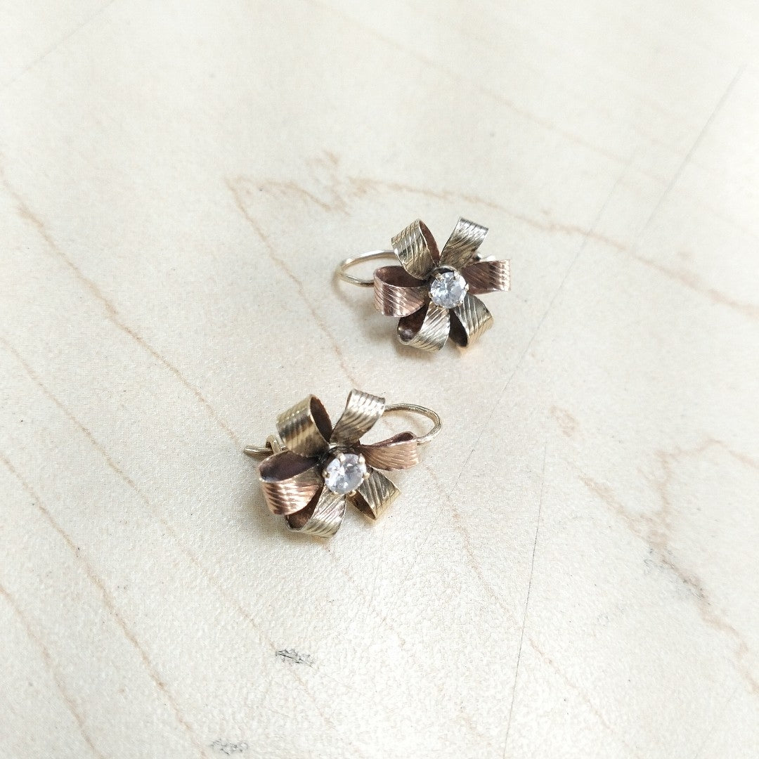 ARETES PAR ORO COMBINADO 14 K 3,30 GRMS (SEMINUEVO)