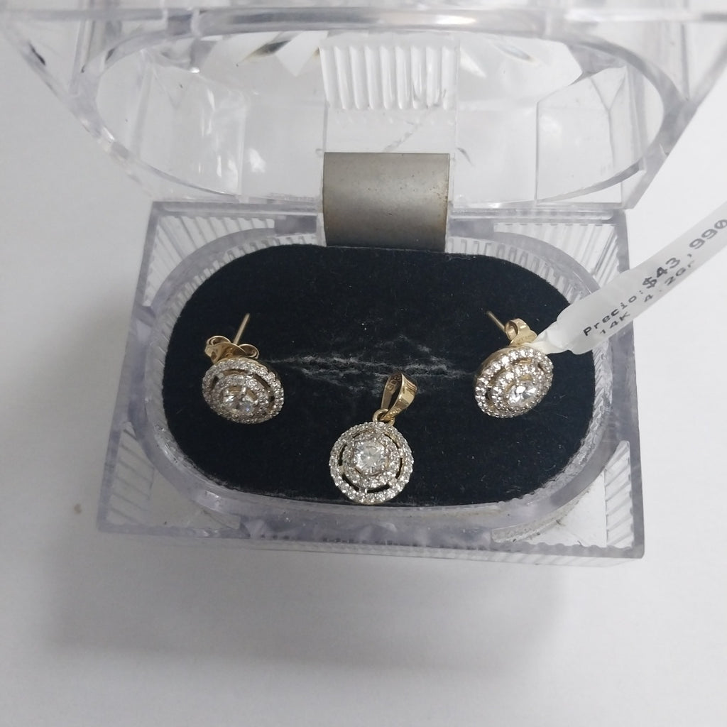 BROQUELES MEDIO ADEREZO BROQUELES Y DIJE C CIRCONIAS 14K 4.2 GR (NUEVO)