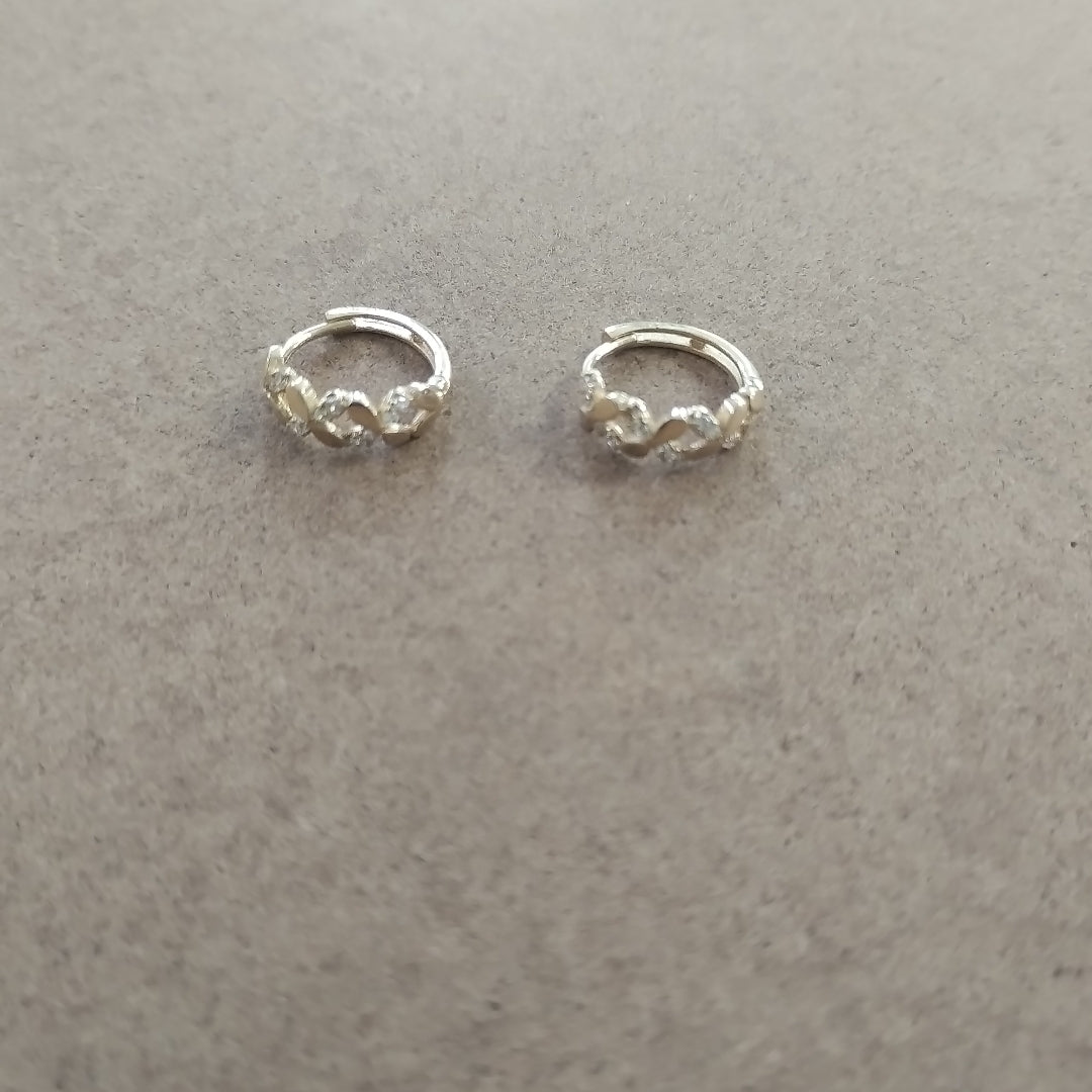 HUGGIES ORO 14K 1.5 (NUEVO)