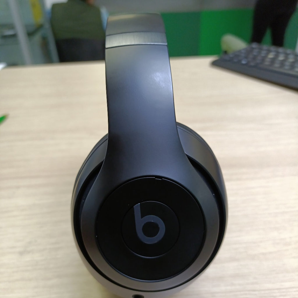 AUDIFONOS BEATS STUDIO PRO INALAMBRICO OVER EAR (SEMINUEVO)