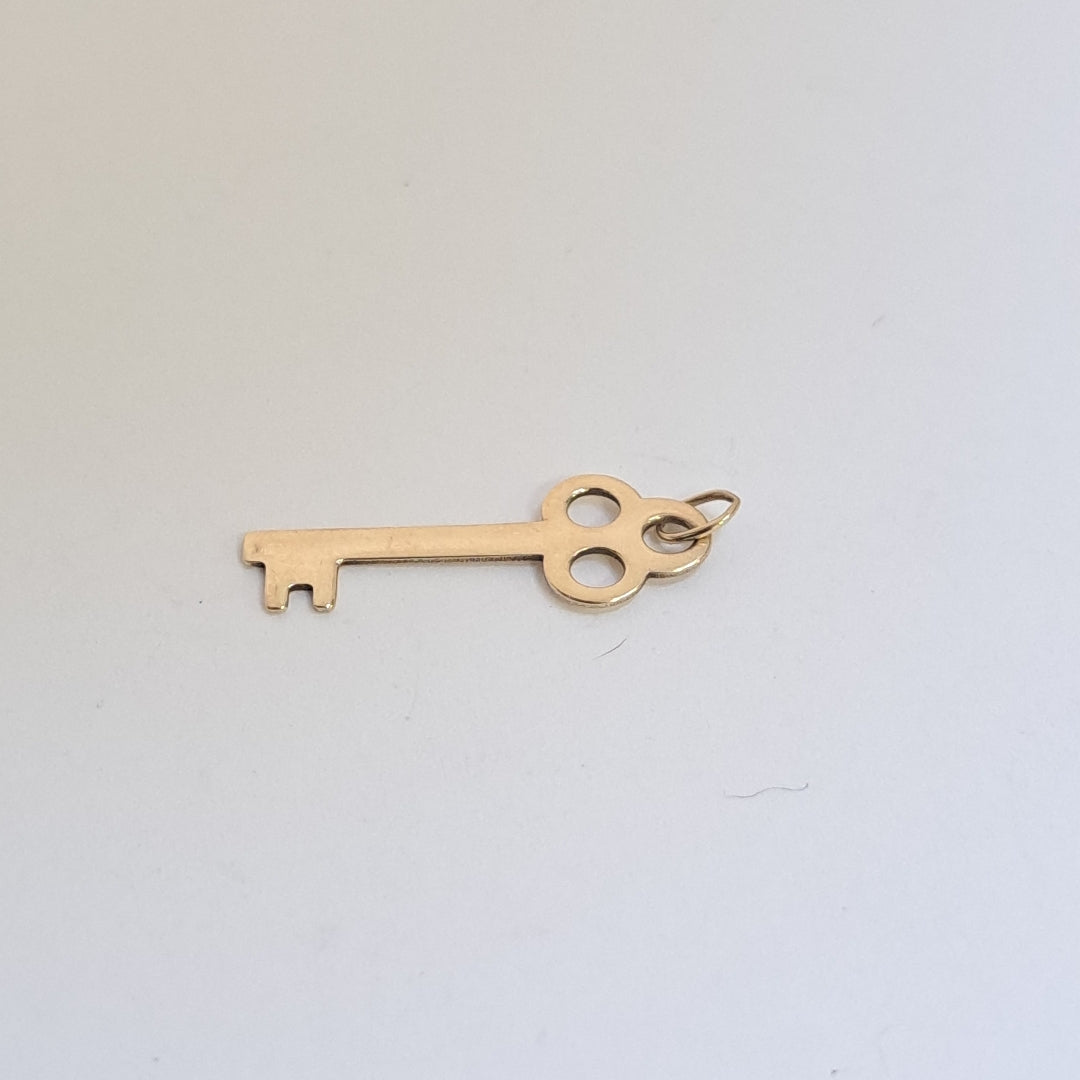 DIJE ORO 10 K 0.6 GRMS (SEMINUEVO)