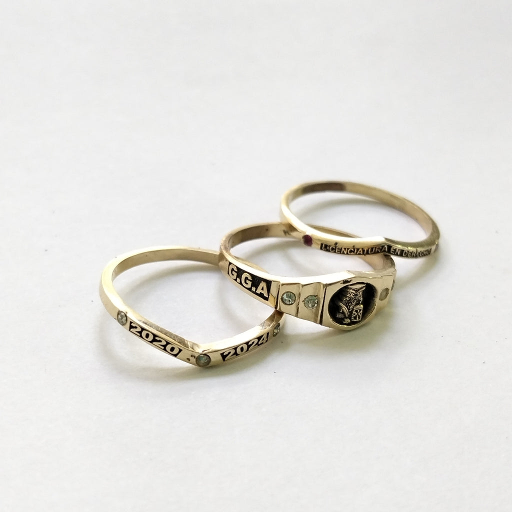 ANILLO DE GRADUACIÓN ORO 8 K 5,10 GRMS (SEMINUEVO)