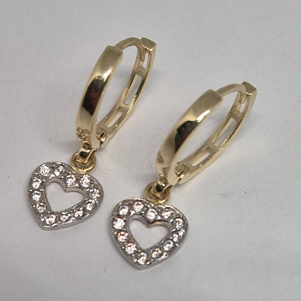ARETES HUGGIES CON DIJE CORAZON Y CIRCONIAS 14K 2.2 GR (NUEVO)