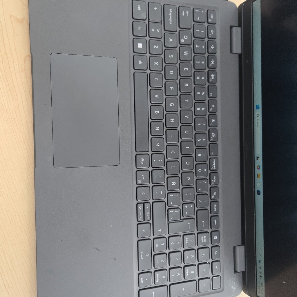 LAPTOP DELL LATITUDE 3540 (2024) 512 GB SSD 16 GB RAM (SEMINUEVO)