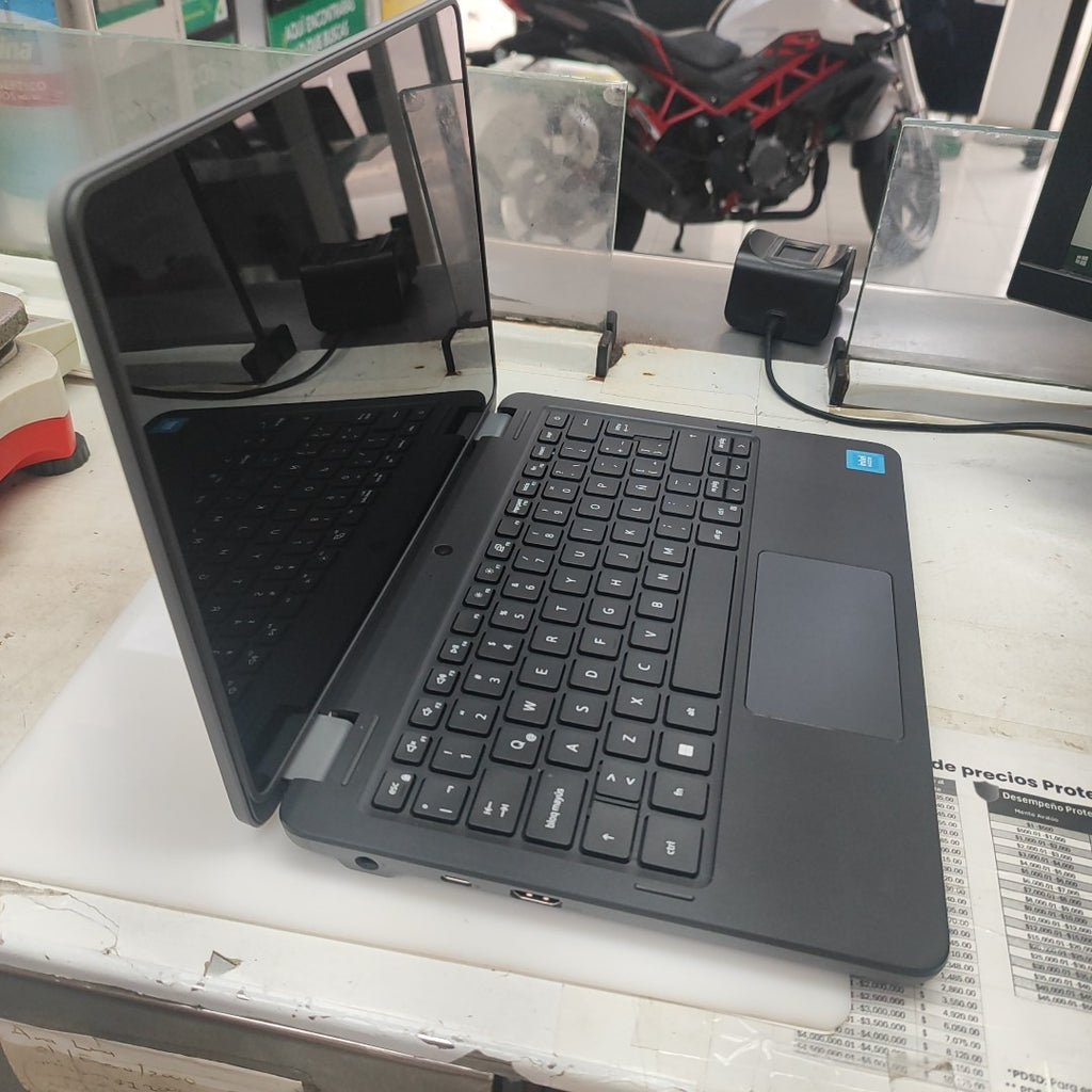 LAPTOP DELL LATITUDE 3140 (2024) 128 GB SSD 8 GB RAM (SEMINUEVO)