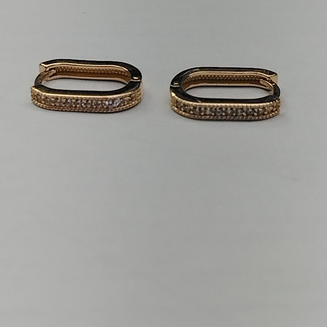 ARETES HUGGIES OVALADA C CIRCONIAS 14K 2.5 GR (NUEVO)