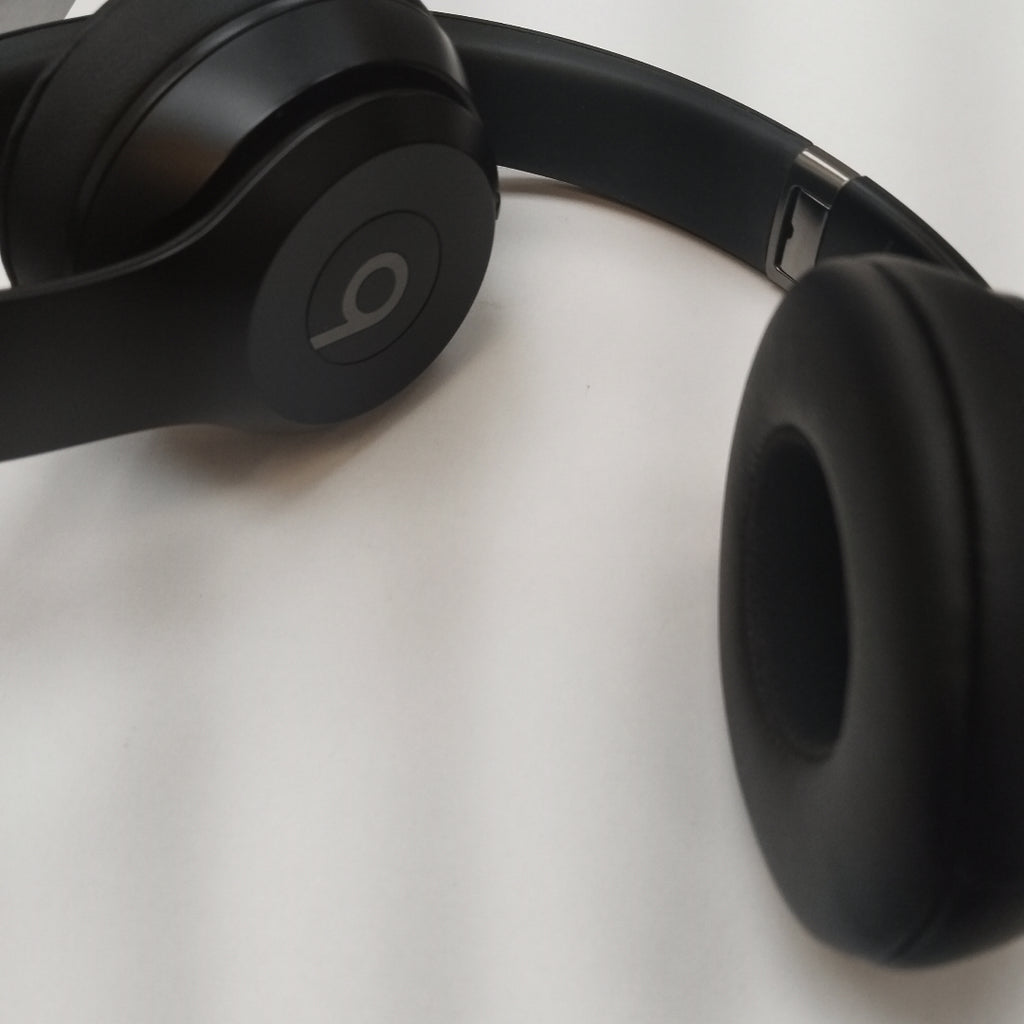 AUDIFONOS BEATS SOLO 4 INALAMBRICO ON EAR (SEMINUEVO)