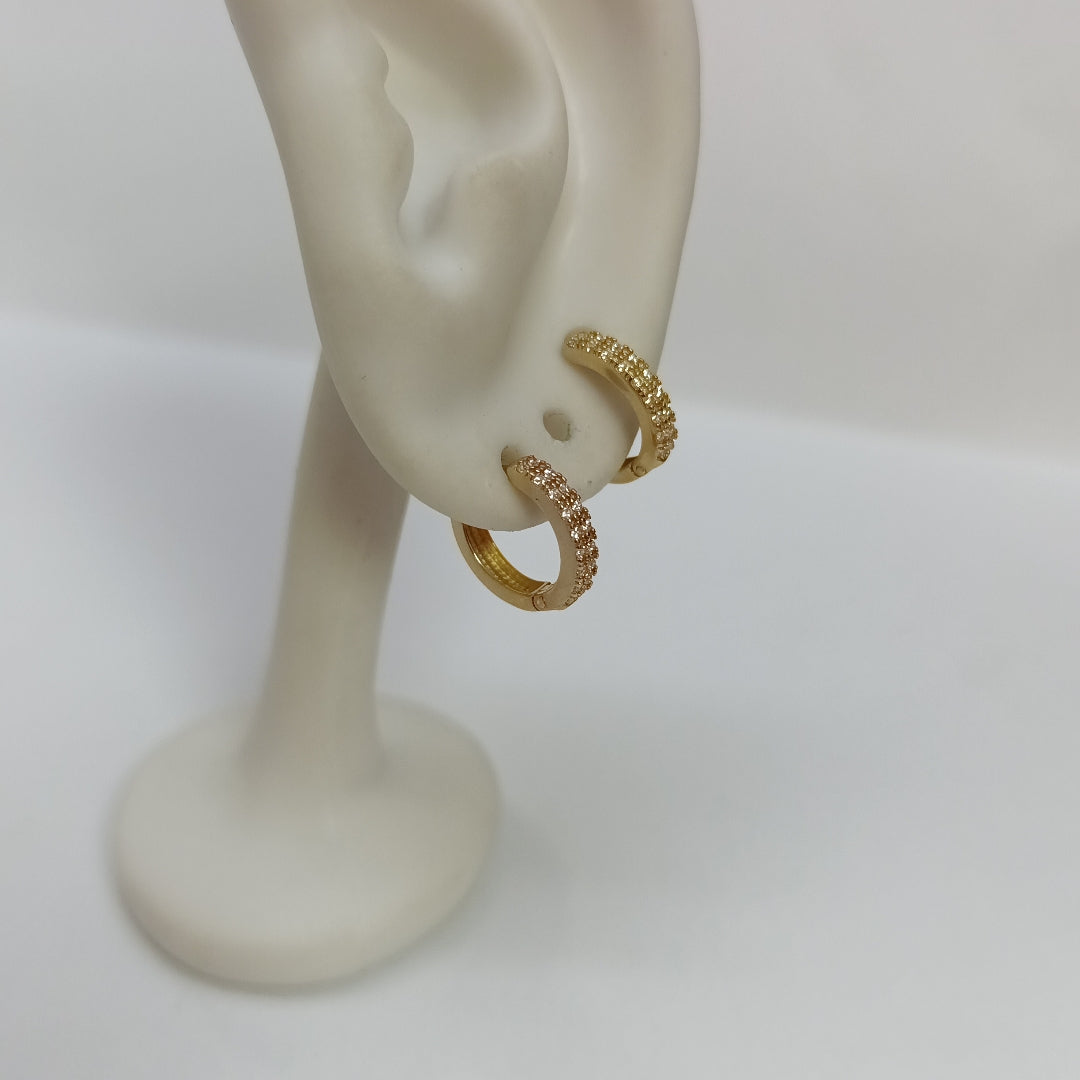 ARETES HUGGIES C CIRCONIA 14K 1.7 GR (NUEVO)