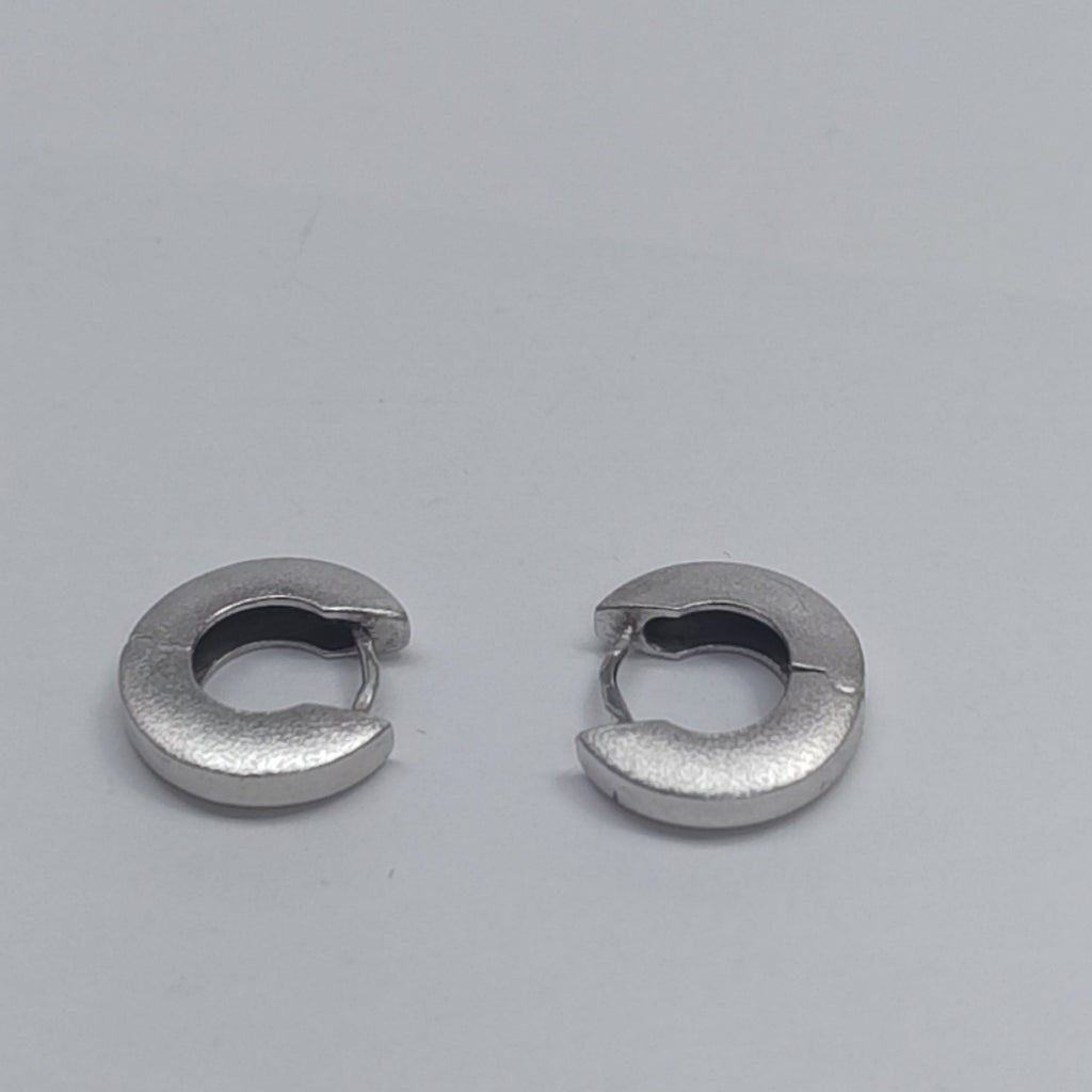 ARRACADAS PAR ORO BLANCO 14 K 5.4 GRMS (SEMINUEVO)