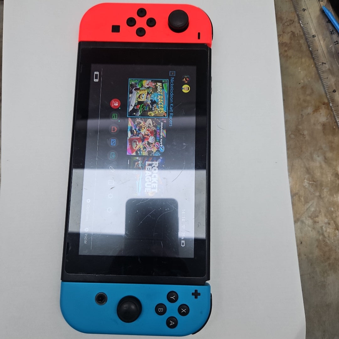CONSOLA DE VIDEOJUEGO NINTENDO SWITCH 1.1 32 GB (SEMINUEVO)