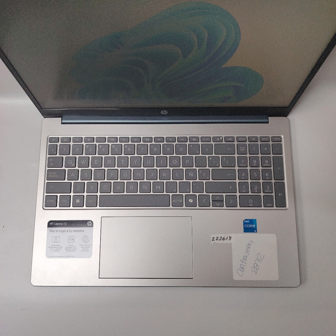 LAPTOP HP 15-FD0161LA (2024) 256 GB SSD 8 GB RAM (SEMINUEVO)
