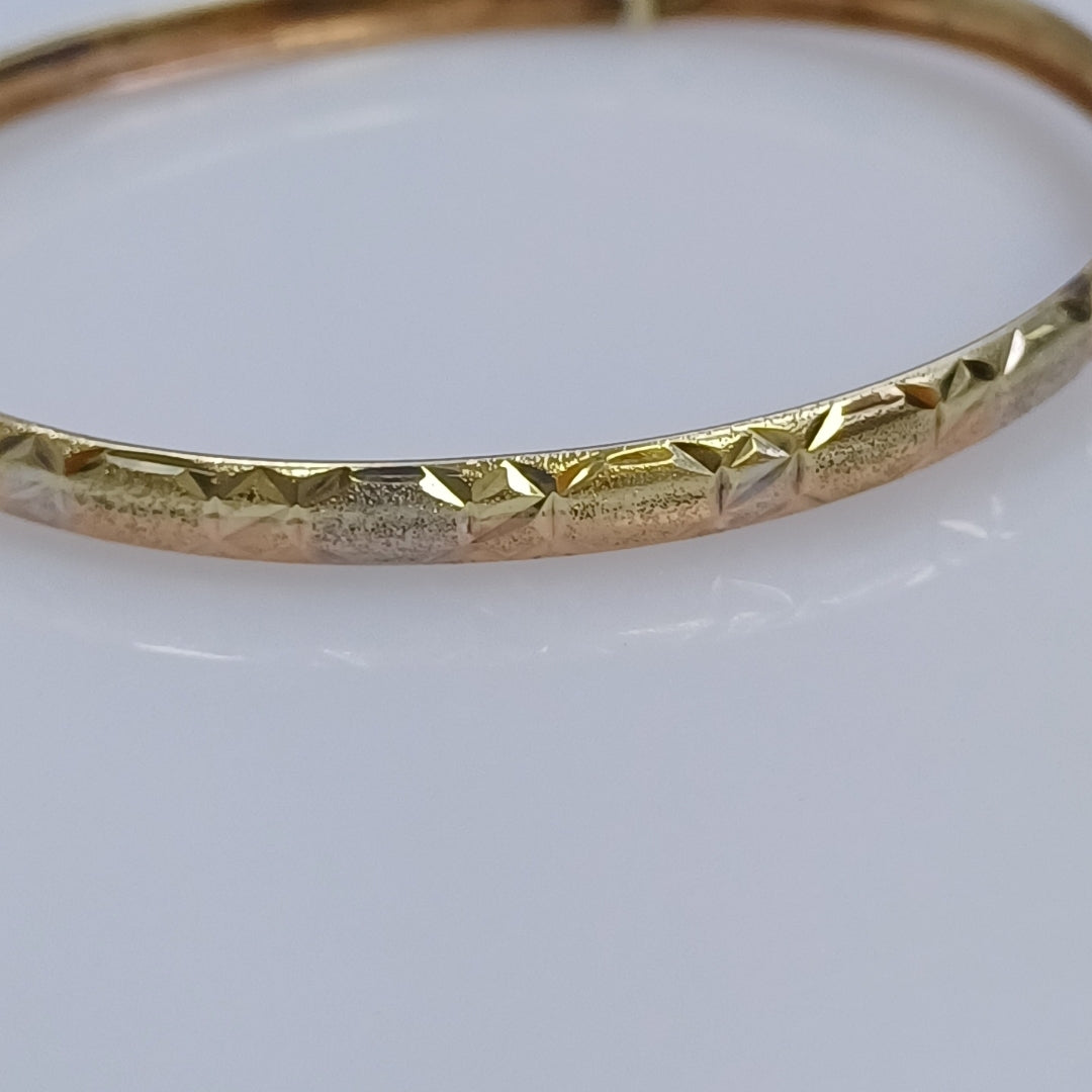 PULSERA RIGIDA ORO 10 K 4.6 GRMS (SEMINUEVO)
