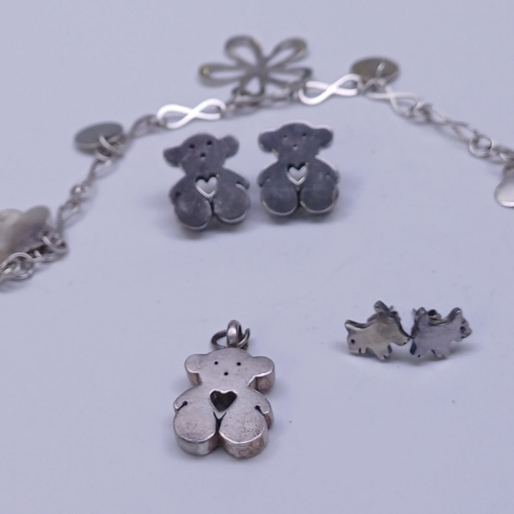 ARETES PAR, DIJE, PULSERA PLATA 19.4 GRMS (SEMINUEVO)