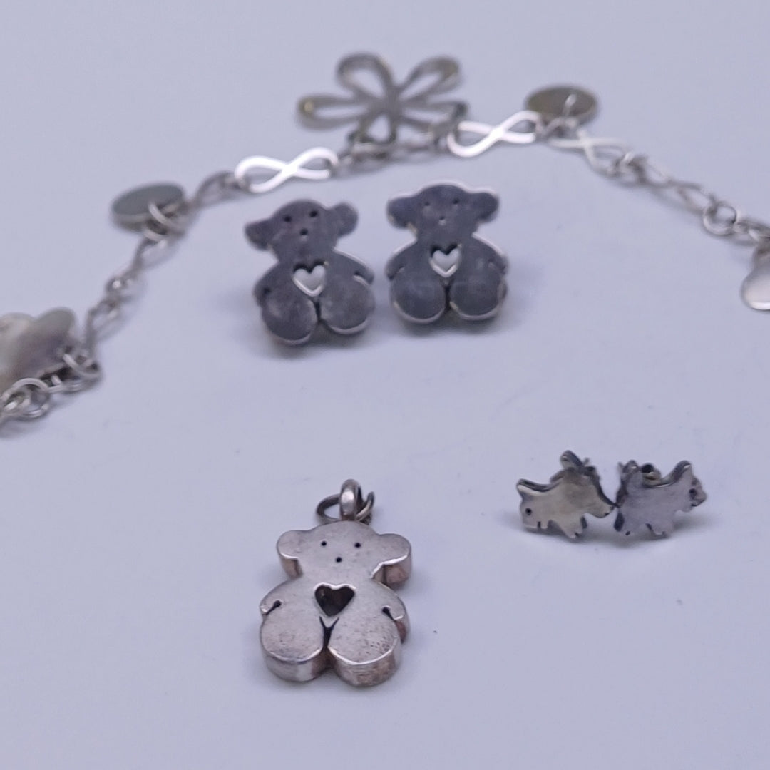 ARETES PAR, DIJE, PULSERA PLATA 19.4 GRMS (SEMINUEVO)