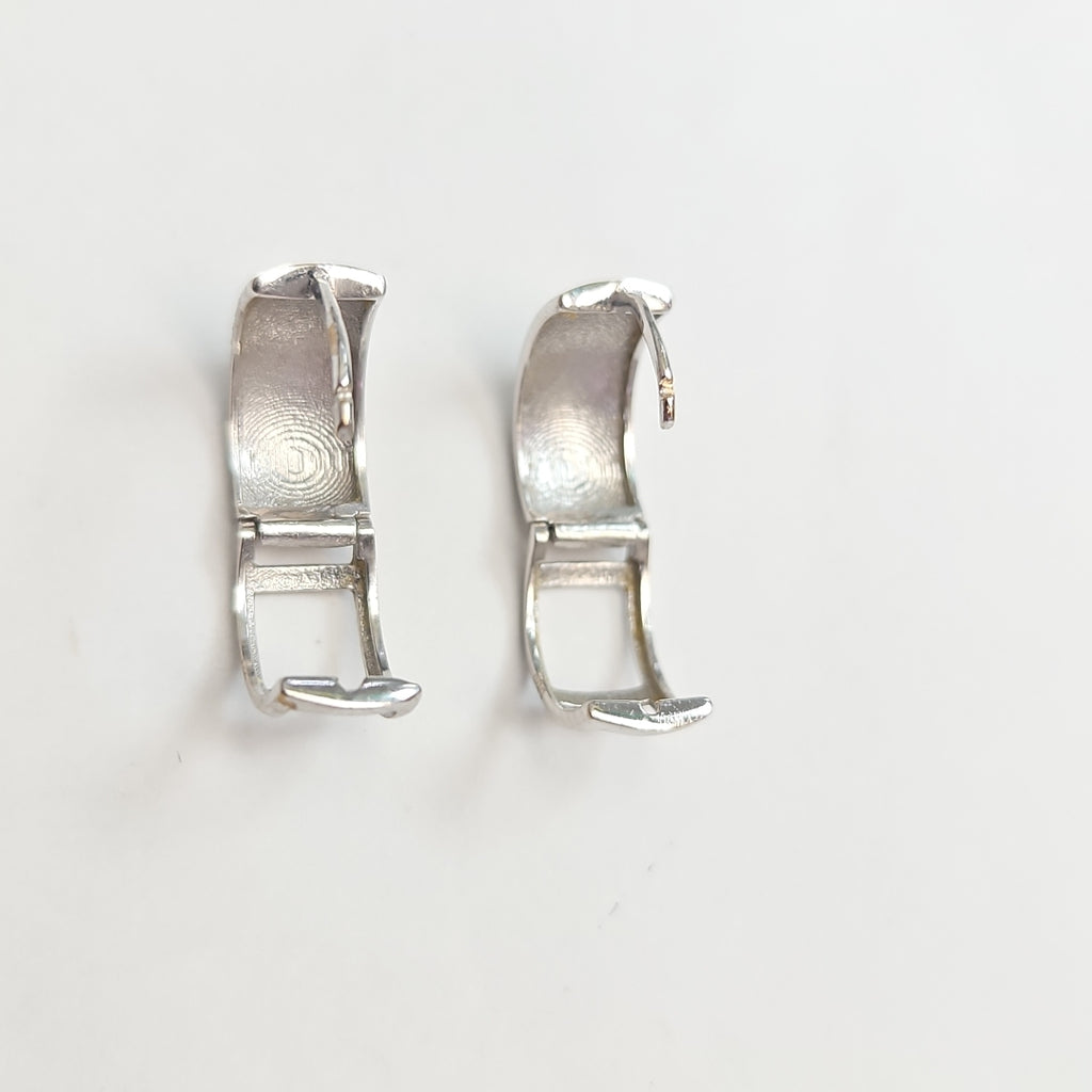 ARRACADAS PAR ORO BLANCO 10 K 1.8 GRMS (SEMINUEVO)