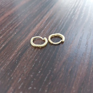 ARETES HUGGIE 14K 1.3 GR (NUEVO)