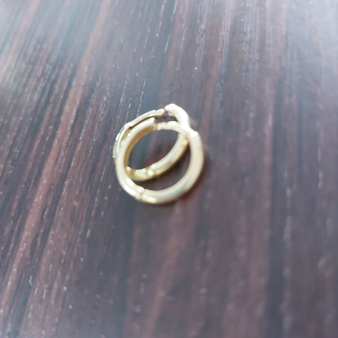 ARETES HUGGIES LISAS 14K 1.5 GR (NUEVO)