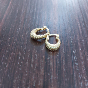ARETES ARRACADA ESTRIADAS 14K 1.1 GR (NUEVO)