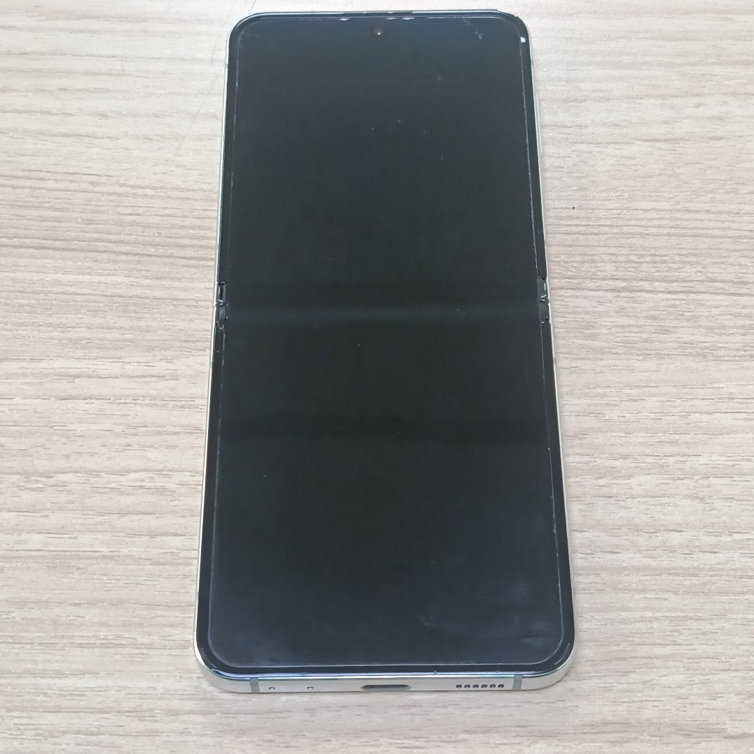 CELULAR SAMSUNG GALAXY Z FLIP 5 SM-F731B (2023) 512 GB 8 GB RAM (SEMINUEVO)