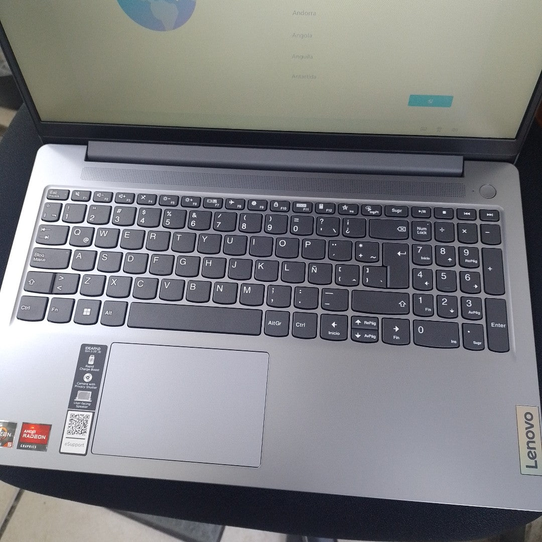LAPTOP LENOVO IDEAPAD SLIM 3 15AMN8 (2026) 512 GB SSD 8 GB RAM (SEMINUEVO)