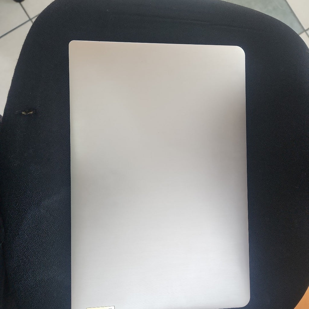 LAPTOP LENOVO IDEAPAD 3 14ITL6 (2023) 1 TB + 256 GB SSD 8 GB RAM (SEMINUEVO)