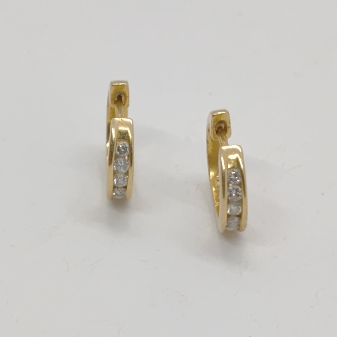 ARETES PAR ORO 14 K 2.7 GRMS (SEMINUEVO)