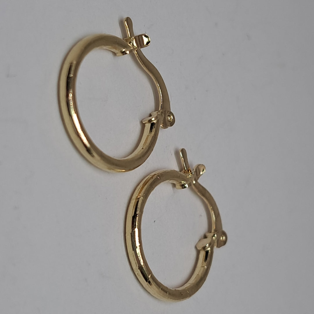 ARETES ARRACADAS ESTRIADAS 14K 1.4 GR (NUEVO)
