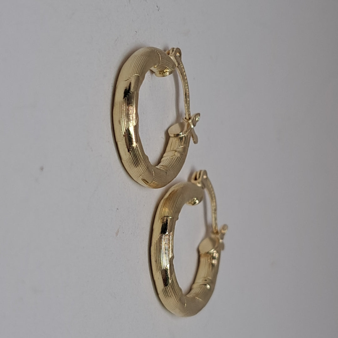ARETES ARRACADAS TROQUELADAS 14K 2.1 GR (NUEVO)