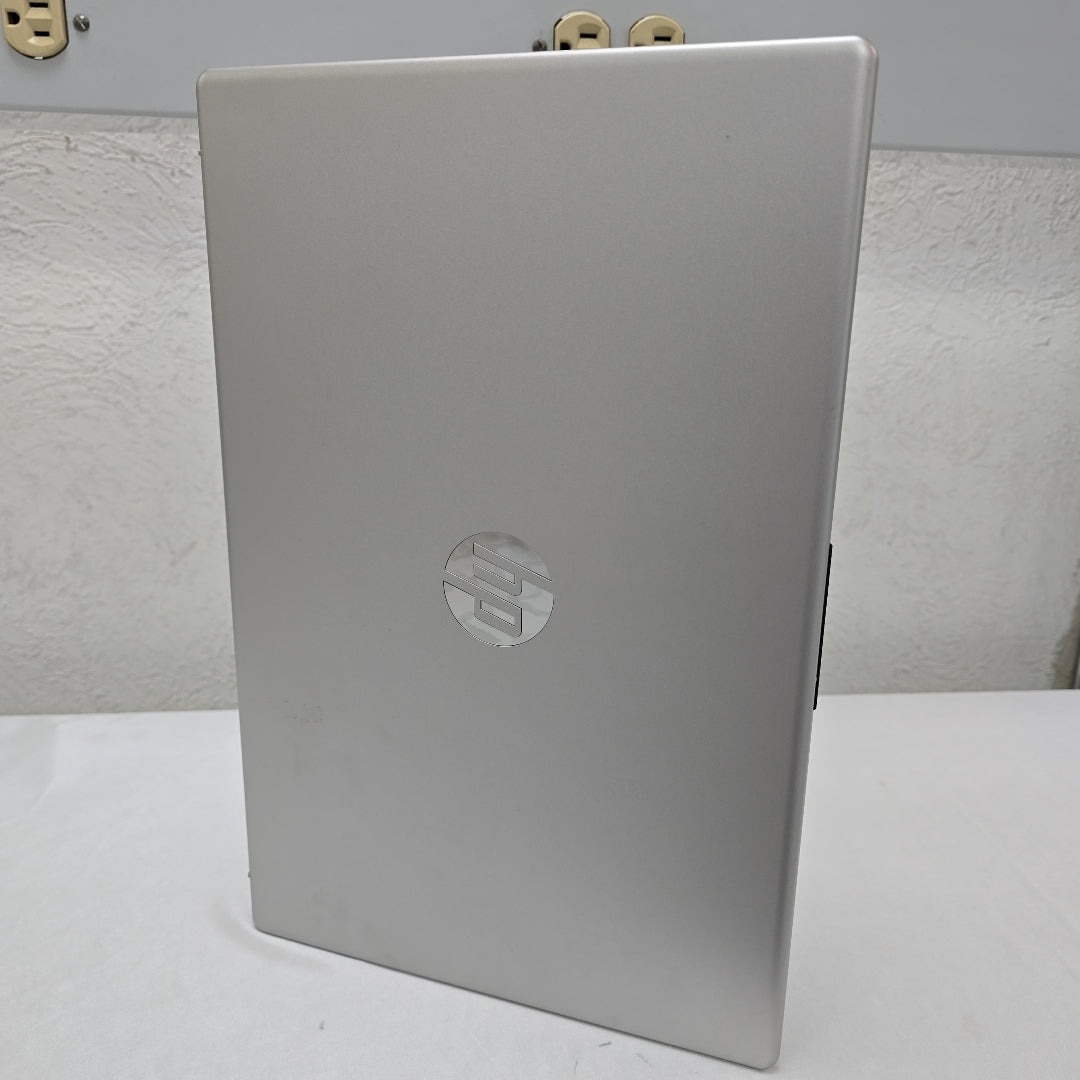 LAPTOP HP 15-FC0265LA (2023) 512 GB SSD 8 GB RAM (SEMINUEVO)