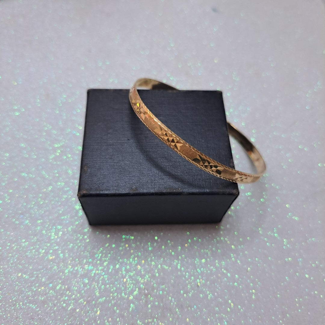 PULSERA RIGIDA ORO 14 K 6.7 GRMS (SEMINUEVO)