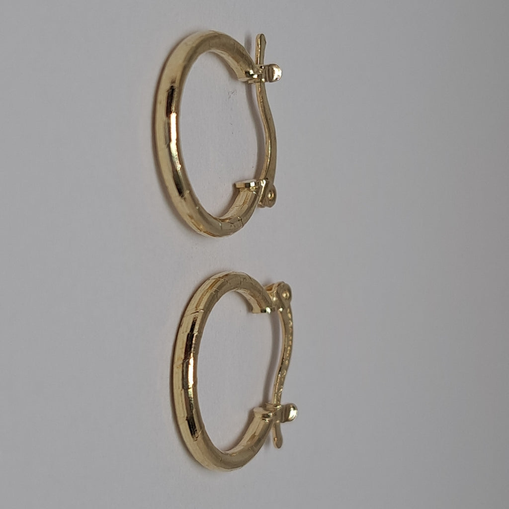ARETES ARRACADAS ESTRIADAS 14K 1.4 GR (NUEVO)