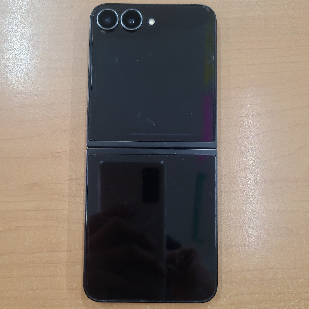 CELULAR SAMSUNG GALAXY Z FLIP7 FE SM-F761B (2025) 128 GB 8 GB RAM (SEMINUEVO)