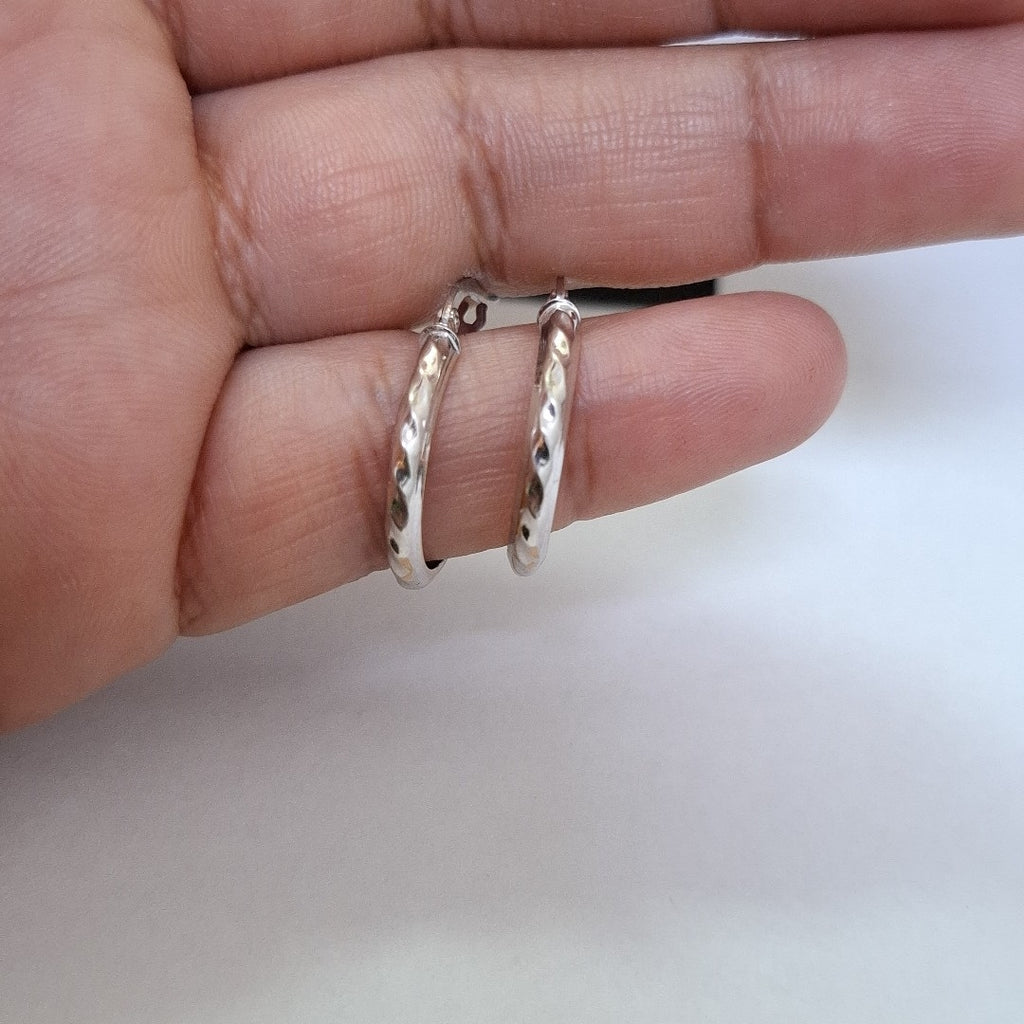 ARRACADAS PAR ORO BLANCO 14 K 1.3 GRMS (SEMINUEVO)