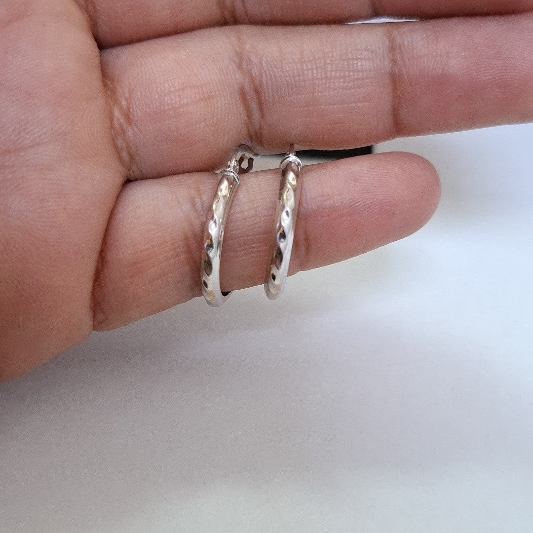 ARRACADAS PAR ORO BLANCO 14 K 1.3 GRMS (SEMINUEVO)