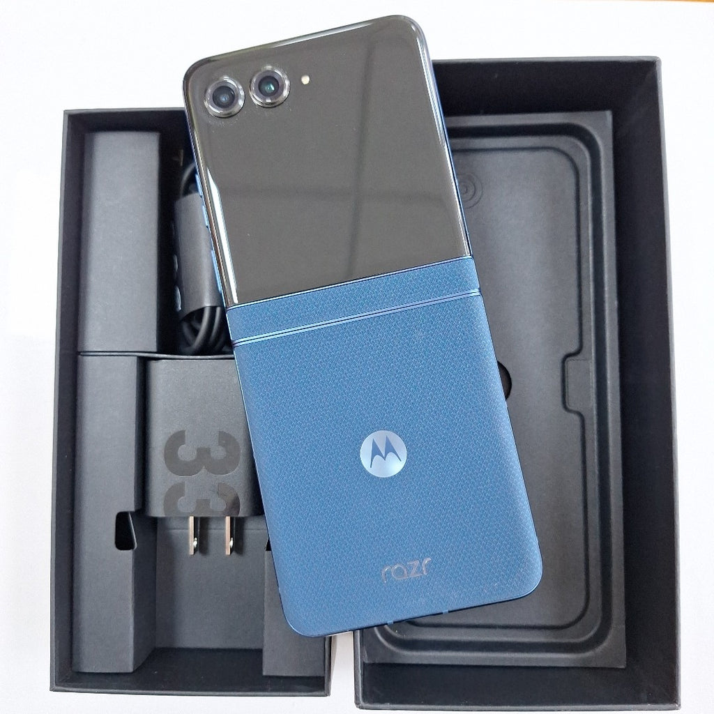 CELULAR MOTOROLA RAZR 60 XT2553-1 (2025) 512 GB 12 GB RAM (SEMINUEVO)