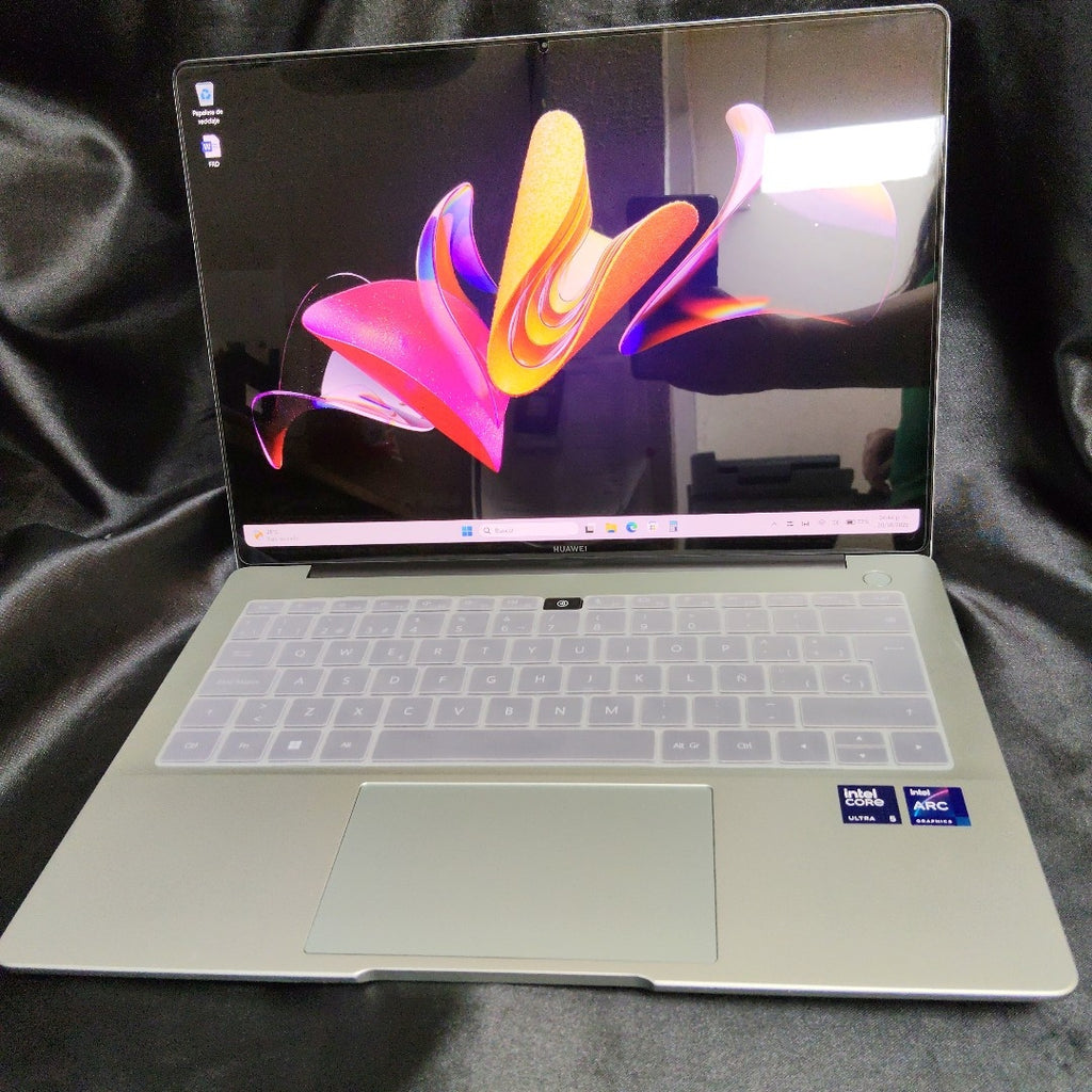 LAPTOP HUAWEI MATEBOOK 14 FLMH-X (2024) 1 TB SSD 16 GB RAM (SEMINUEVO)