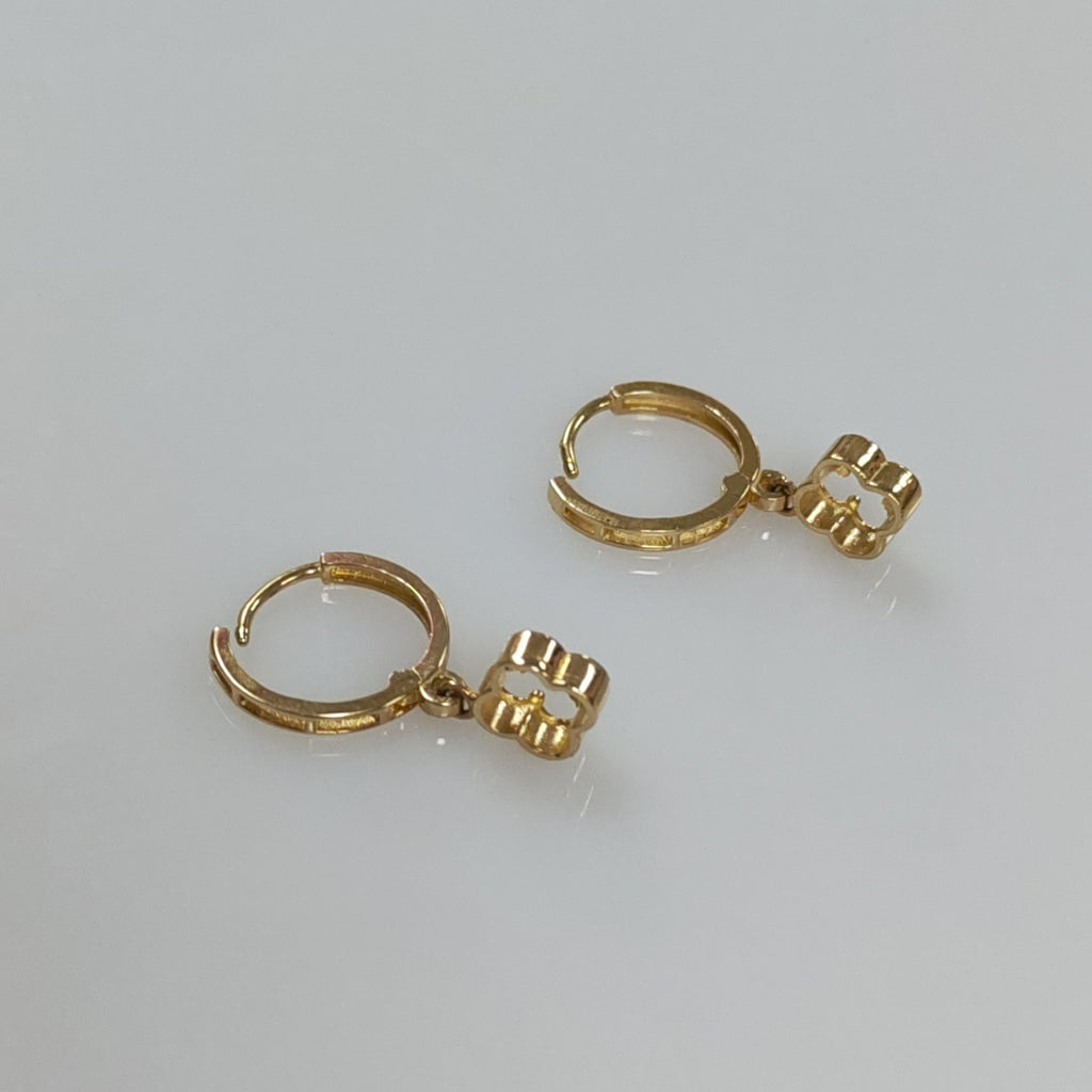 ARETES ARRACADAS CON DIJE 14K 2.4 GR (NUEVO)