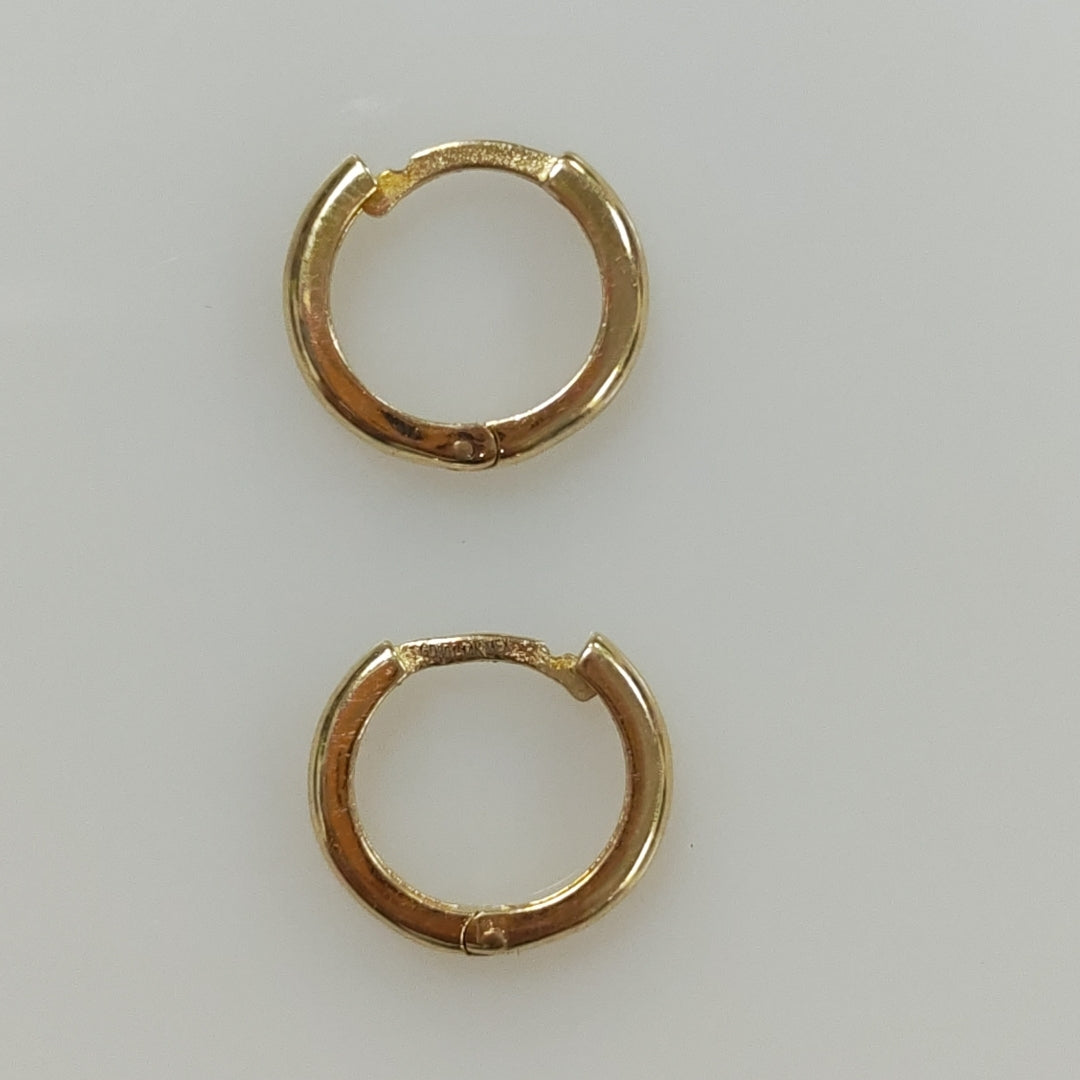 ARETES HUGGIES LISAS 14K 1.2 GR (NUEVO)