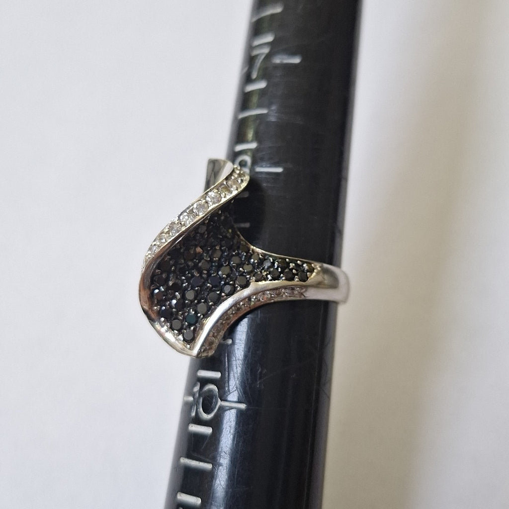 ANILLITO ORO BLANCO 14 K 9.7 GRMS (SEMINUEVO)