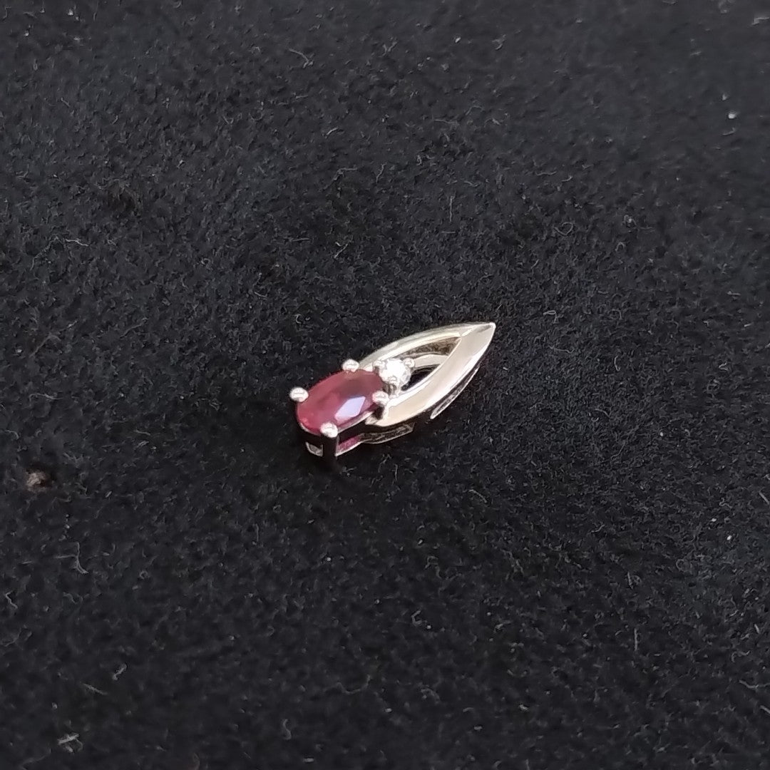 DIJE ORO BLANCO 14 K 0,90 GRMS (SEMINUEVO)